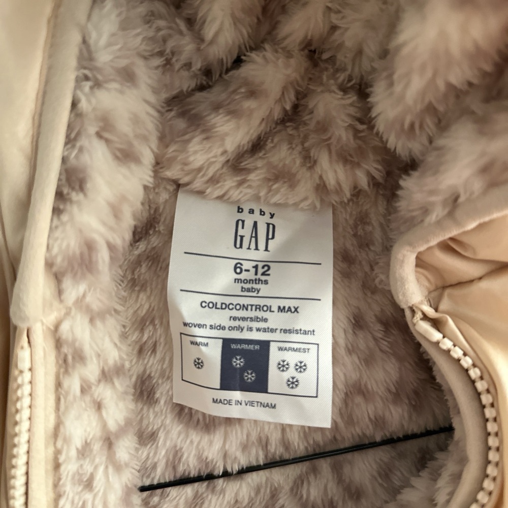 GAP Infant Reversible Hooded Puffer Jacket in Gold and Tan - Picture 3 of 6